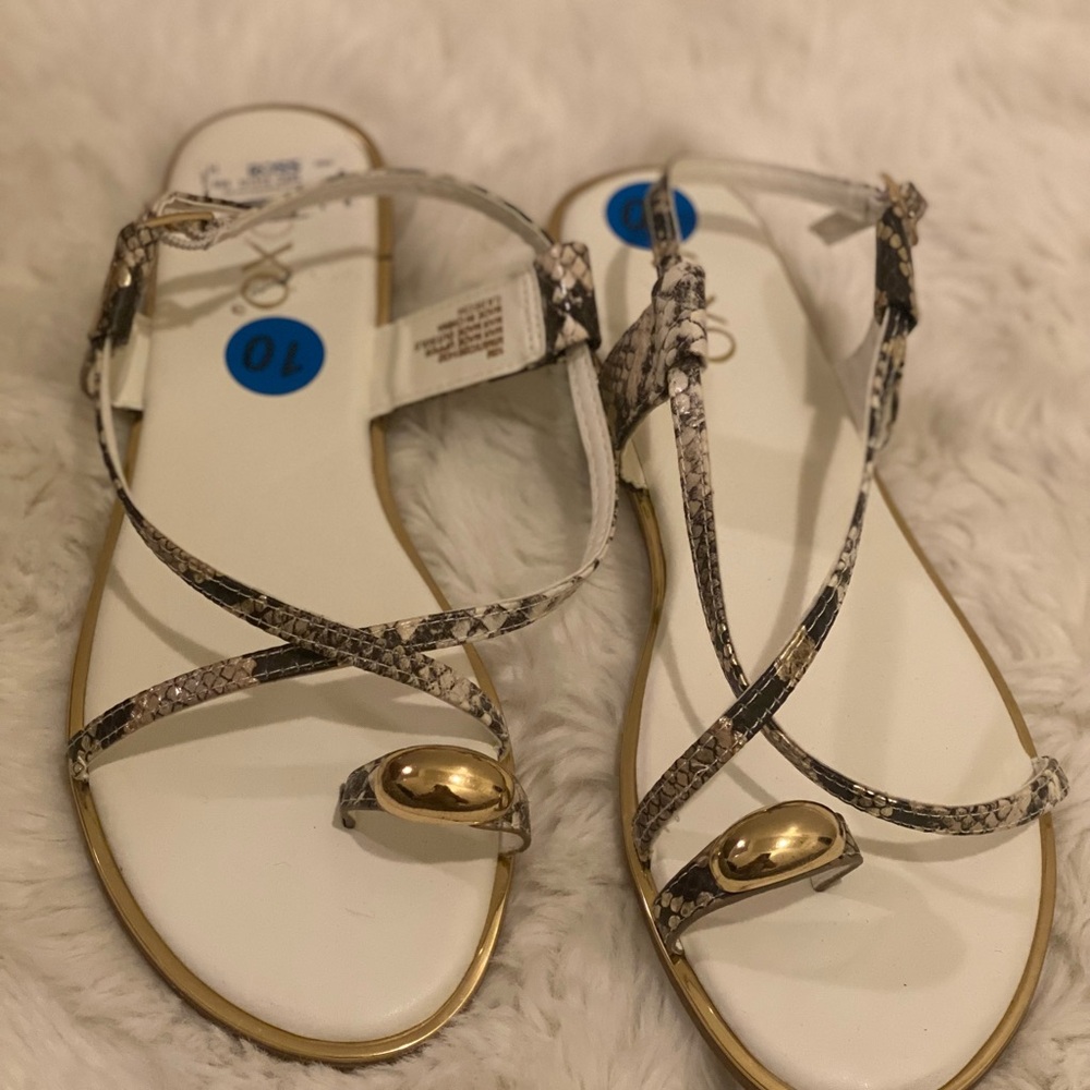 Flat sandals size 10 women